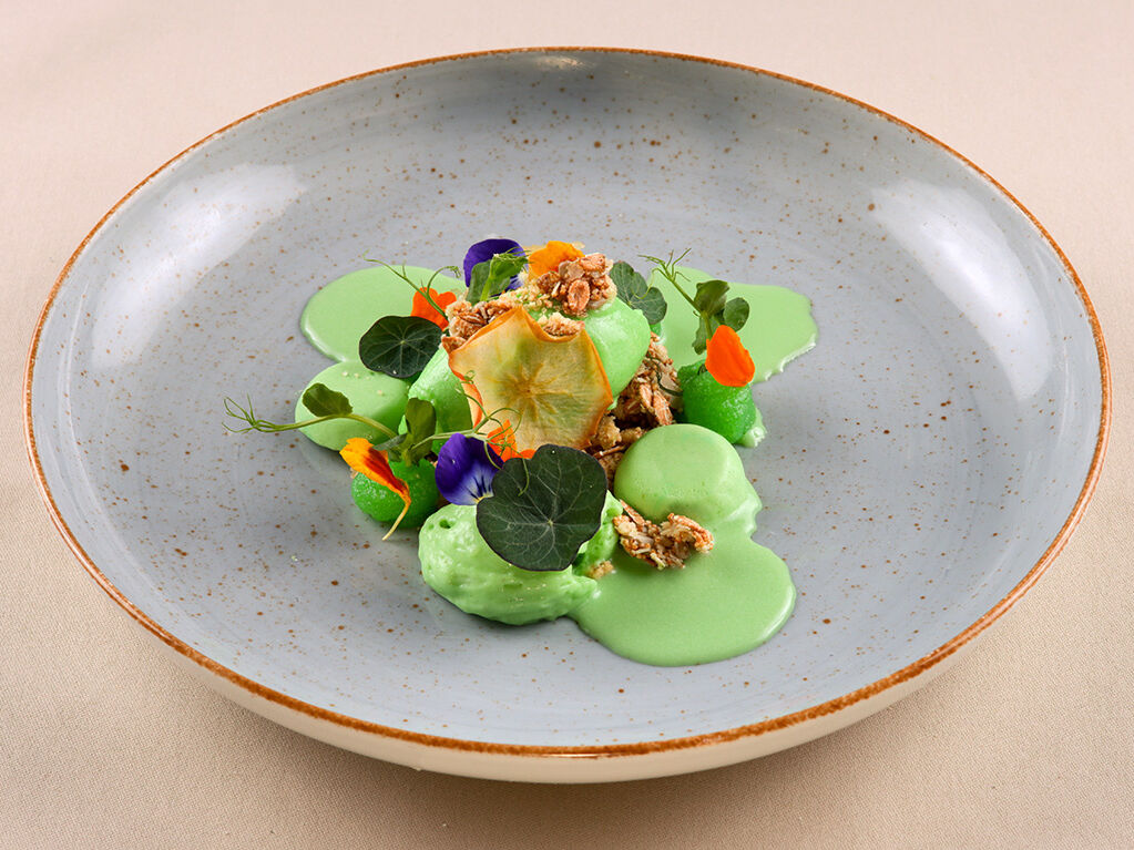 Sauerampfer & Apfel in Texturen – Cremeux, Espuma, kunstvoll angerichtet.